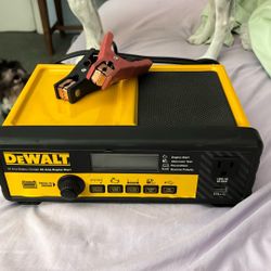DeWALT 30 Amp Battery Charger/80 Amp Engine Start Also Has An Alternator Checker