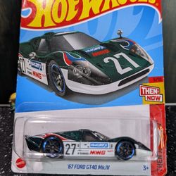 Hot Wheels 67 FORD GT40 Mk.IV