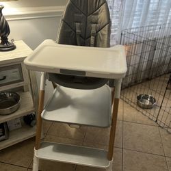 Skip hop high chair. 