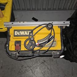 Equipment for cutting slabs 