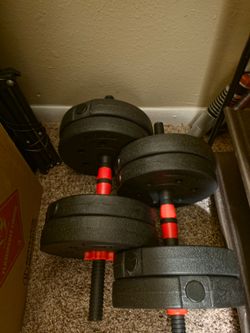 Adjustable dumbbell set