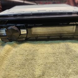 Stereo Alpine CDE-172bt 