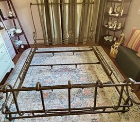 3 PC Brown Jordan Iron Queen Bedframe and 2 Glasstop Nightstands