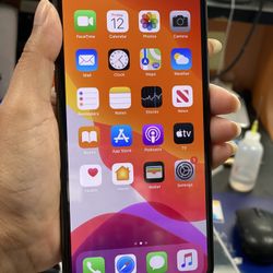 Factory unlocked iPhone 11 pro Max, 64 gb Sold with store warranty 
