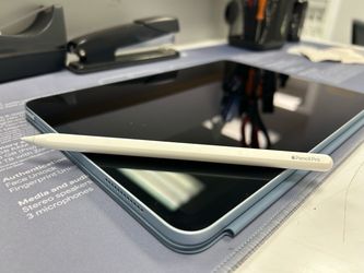 Apple iPad Air 11" M3 (256GB) + Apple Pencil Pro Bundle - 100% Battery Health