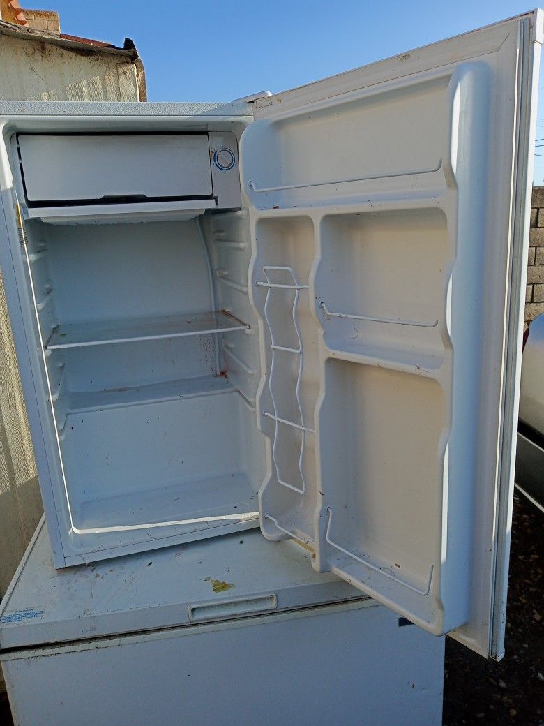 Mini Fridge With Freezer