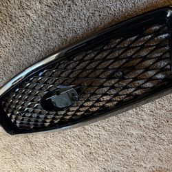 Q50 18-23 Gloss Black Grill New In Box $89 Obo