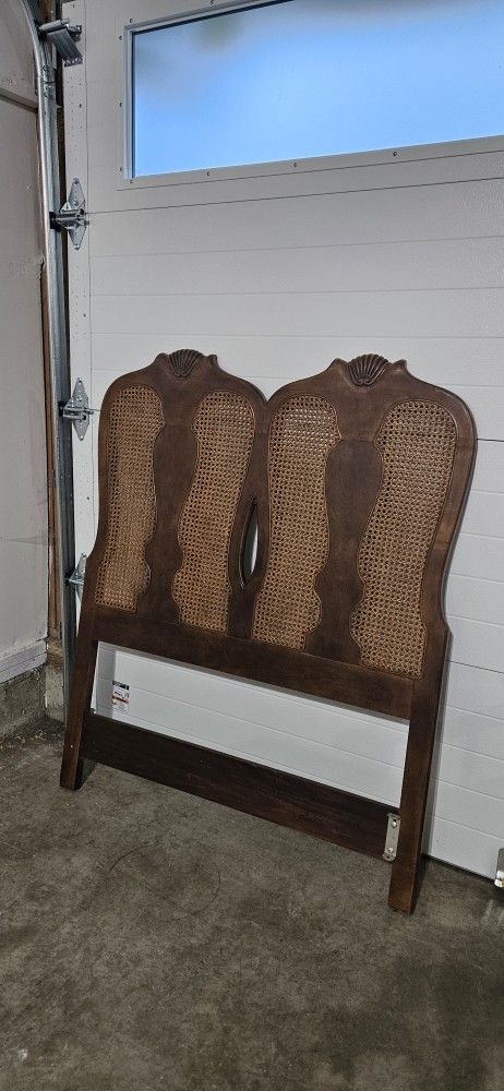 BAKER. CHAIR. BACK. TWIN. HEADBOARD