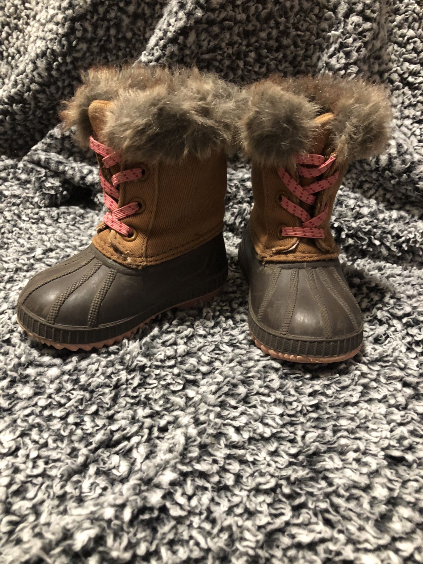 Toddler girl snow boot size 5t