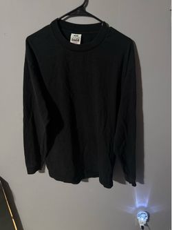 Long-sleeve shirt.