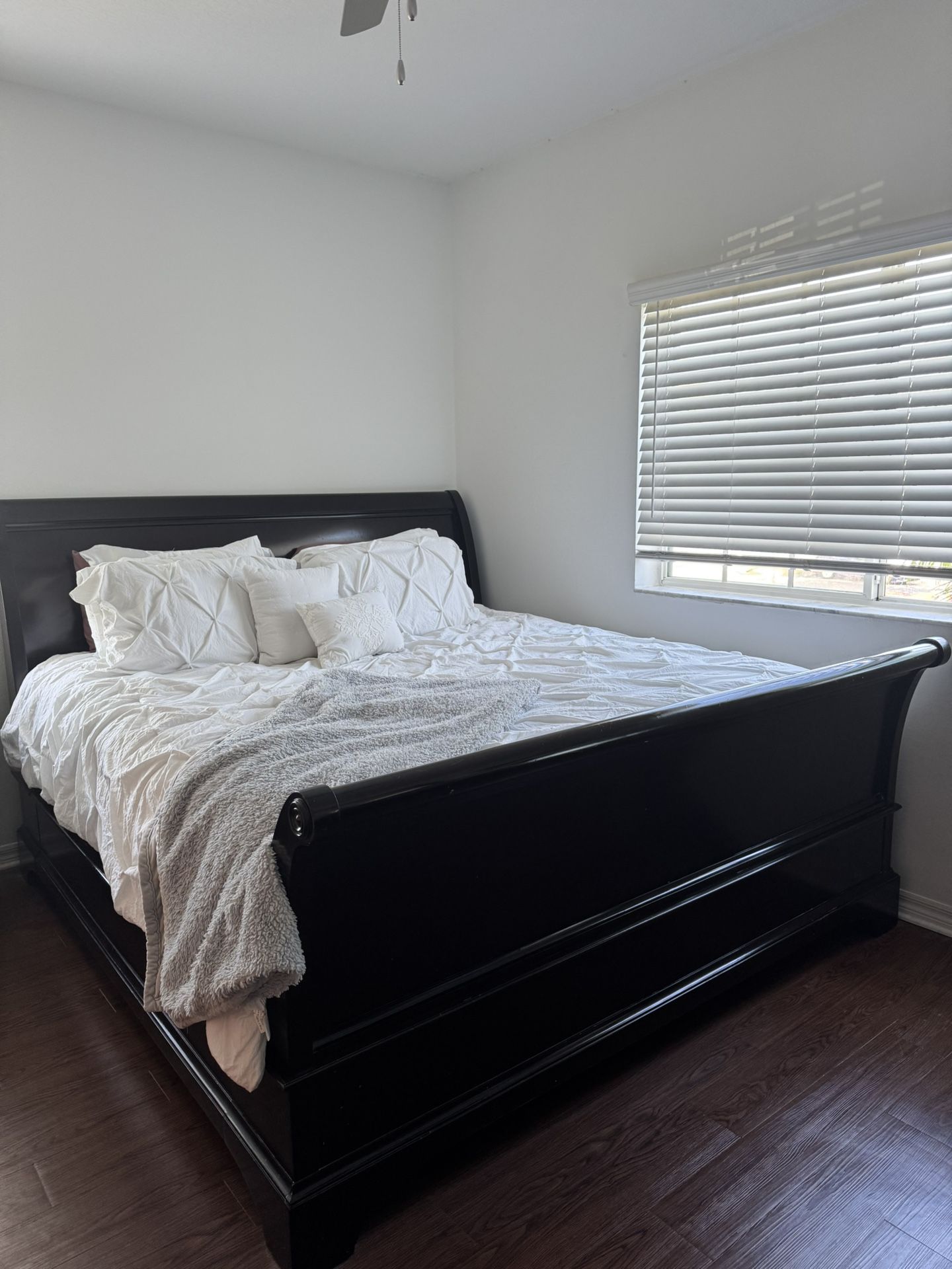 King Bedroom Set $850