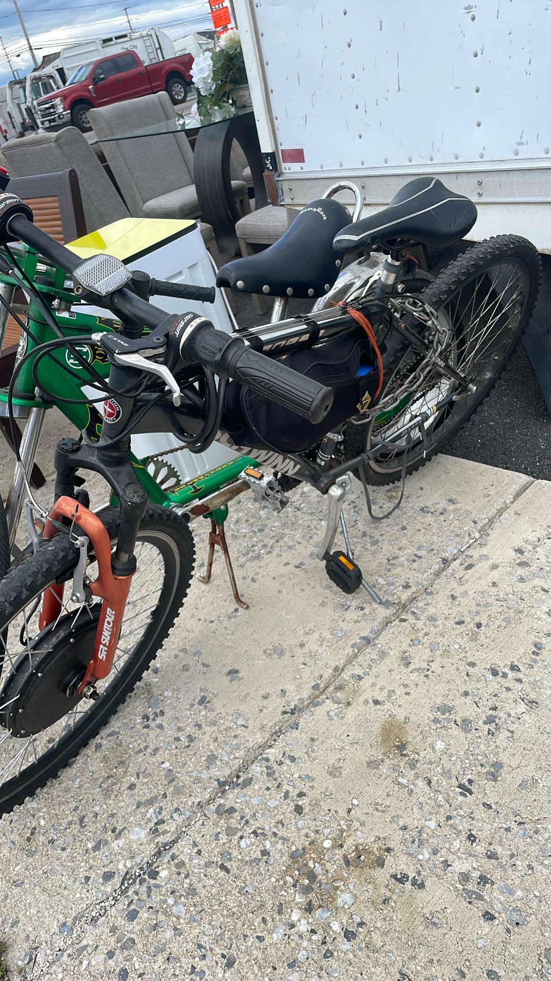 Schwing Electric Bike And Stingray Hand Craft