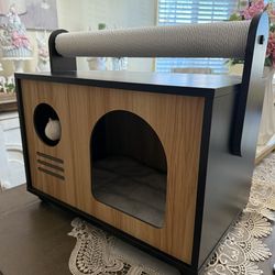 Large boombox cat house