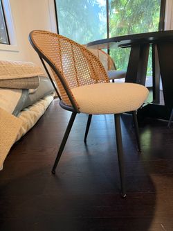 4 wicker chairs