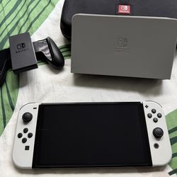 Switch Oled with case and SD card