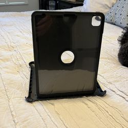 OtterBox DEFENDER SERIES Case for iPad Pro 12.9-inch (5th, 4th & 3rd Gen) - BLACK