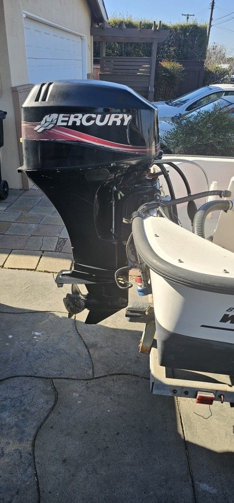 40 HP Mercury EFI Outboard Motor 