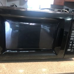 MICROWAVE LIKE NEW!!
