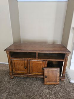 Free Solid Oak TV Cabinet One Door broken you can glue it