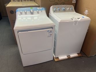 GE WHITE WASHER AND DRYER SET