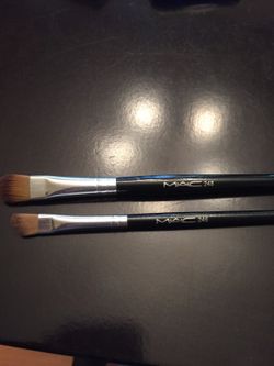 MAC MAKEUP BRUSHES