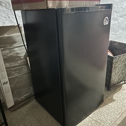 Large Mini Fridge - Great Condition