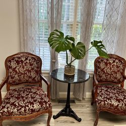 Used Like New 3 Pieces Table And Chairs Set.  Just Like How They Showed On Pictures 