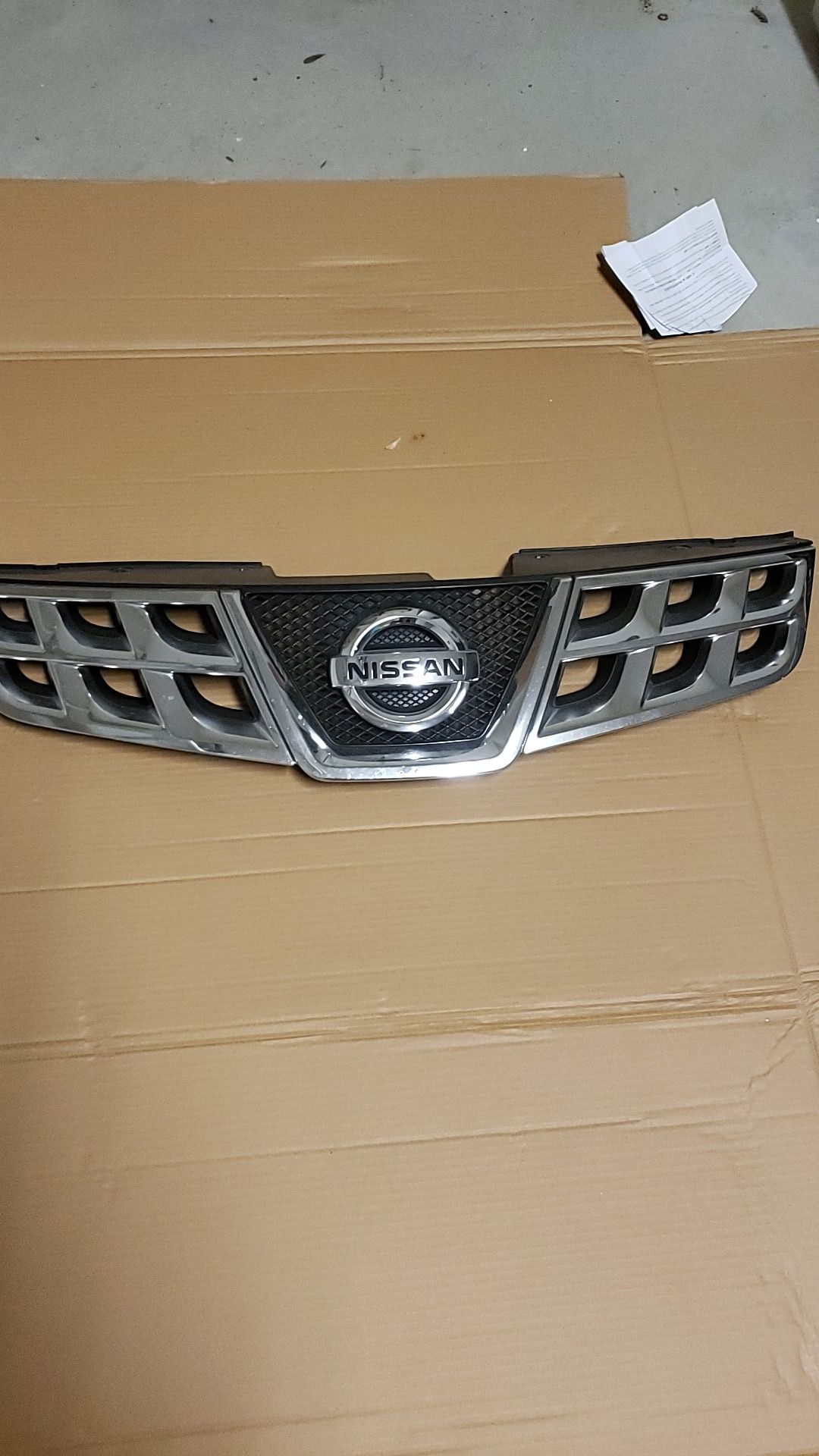 2011 Nissan rogue grill