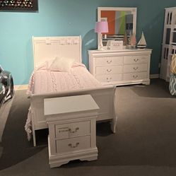 Twin Bed, Dresser, Mirror And Nightstand 