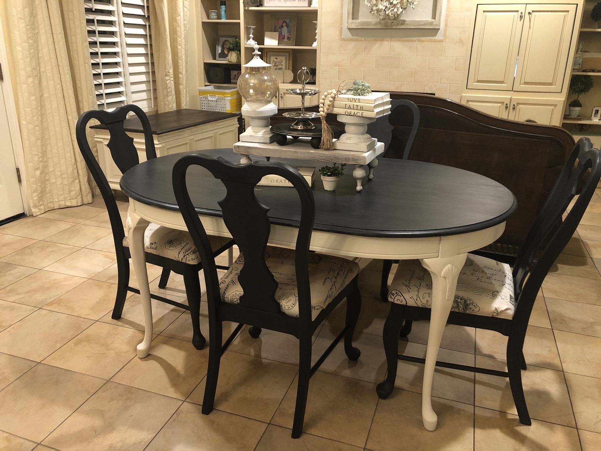 Black and White Table with 4 chairs