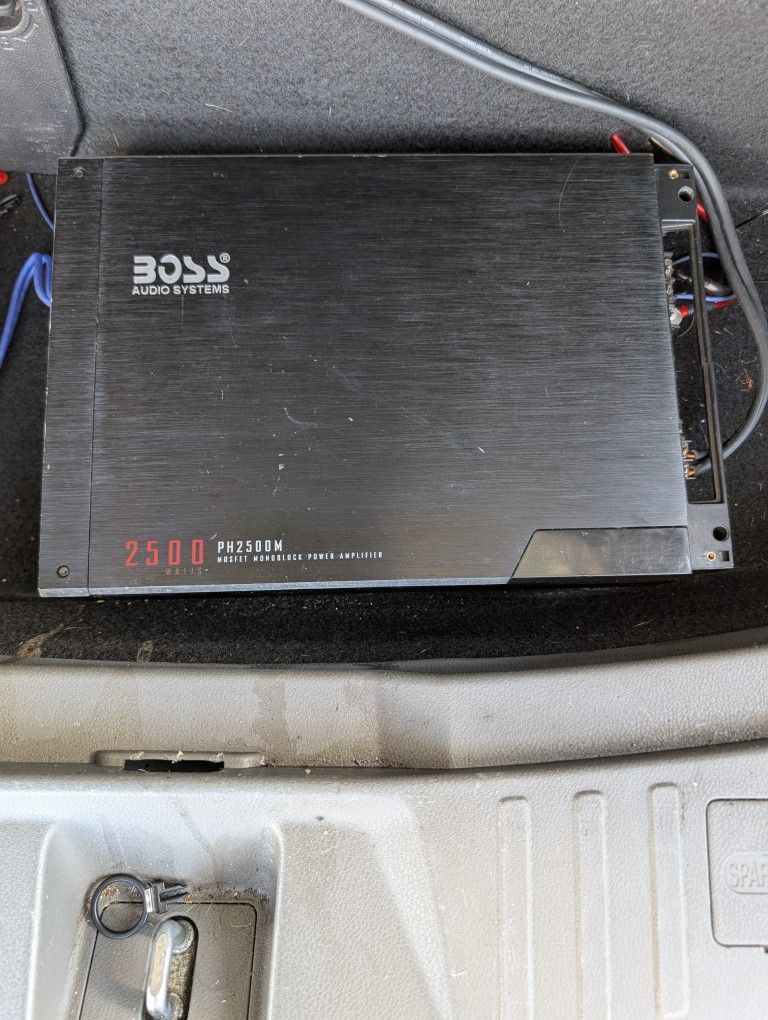 Boss 2500W Phantom Series Mosfet Monoblock Power Amplifier