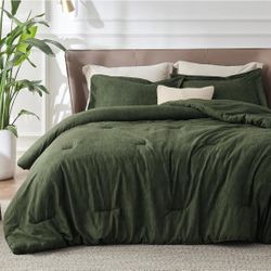 Bedsure King Size Comforter Set - Dark Green Soft Bedding for All Seasons, Cationic Dyed Bed Set, 3 Pieces, 1 King Size Comforter (104"x90") and 2 Pil