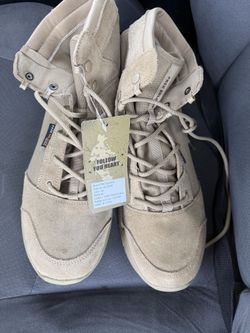 New Free Soldier men’s tactical boots, size 11.5