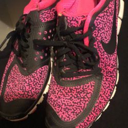 Woman’s Size 9 Nike 