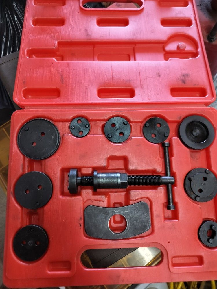 Brake And Caliper Set (Spreader)