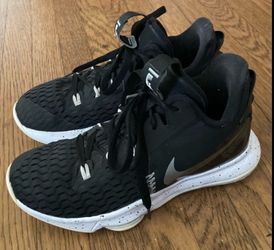 KIDS NIKE LeBron BASKETBALL SHOES