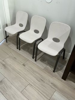 3 Kid chairs