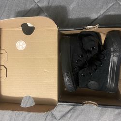 Size 2 Black Converse 
