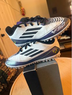 Kids soccer cleats