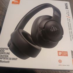 JBL Tune 770NC - Adaptive Noise Cancelling Wireless Over-Ear Headphones - Black