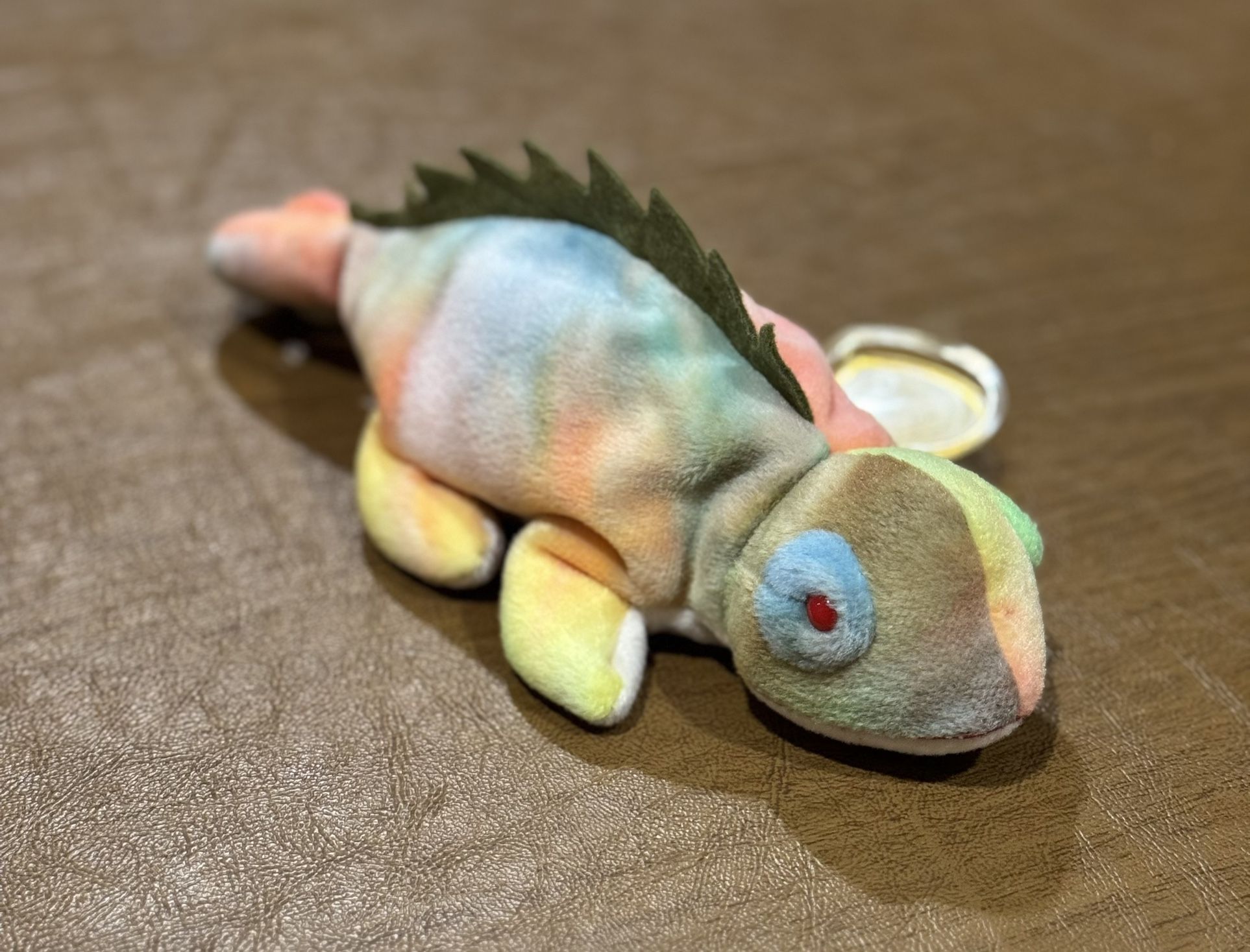 Ty Beanie Baby 9 inch Rainbow The Iguana Chameleon Toy D.O.B. August, 12 1997 RL
