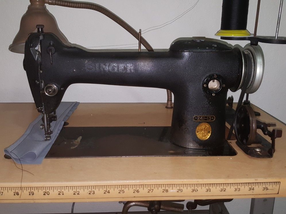 Industrial Sewing Machine heavy duty Singer 241-13