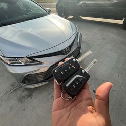 Car Keys / Llaves Con Control 
