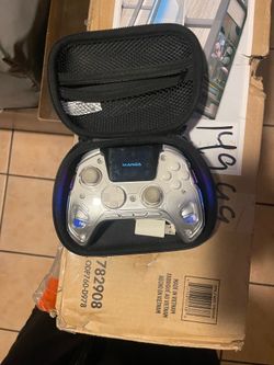 Manba One Wireless Gaming Controller w/ Screen & Case - Like New