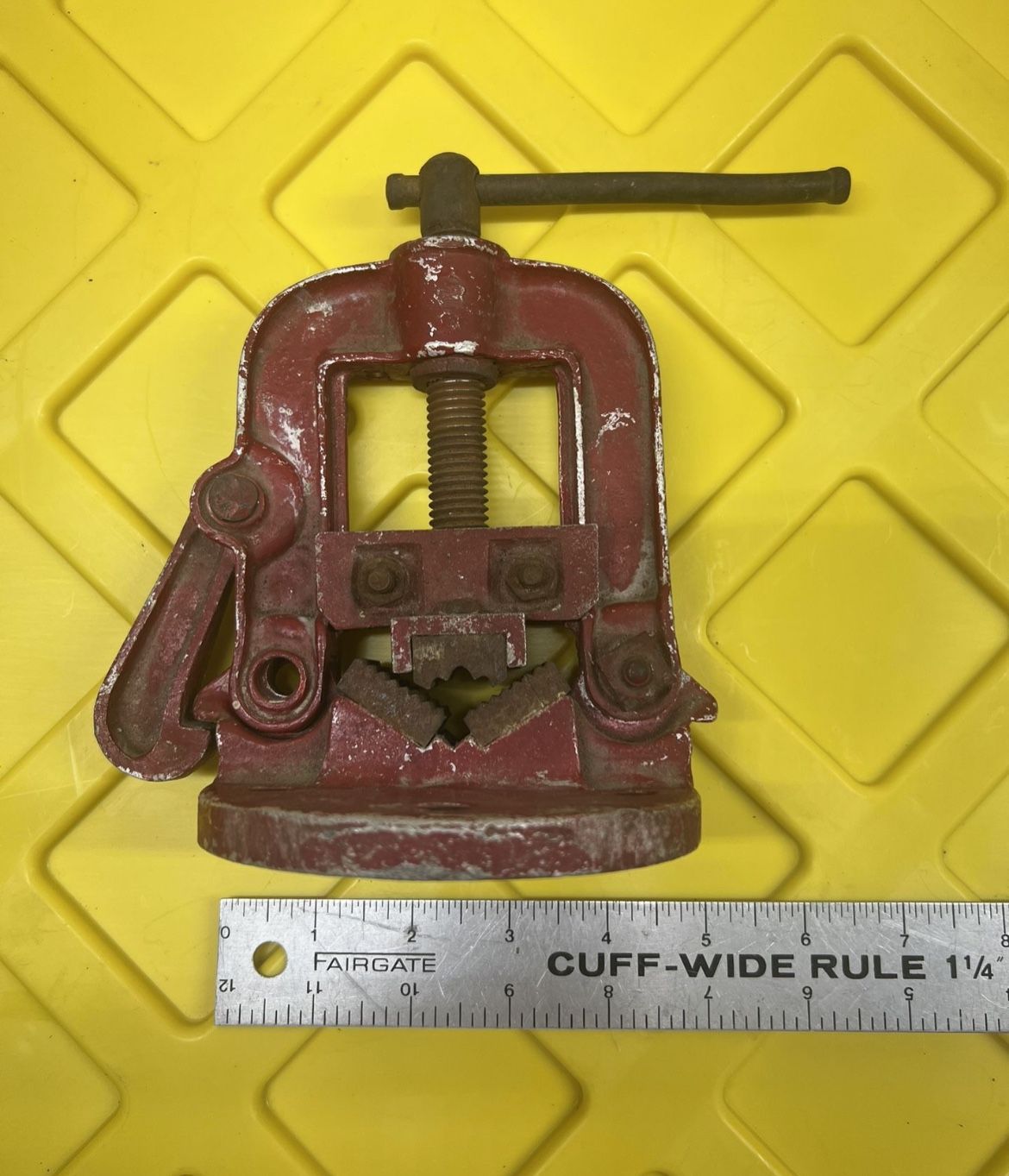 Vintage Littlestown Howe & Fdry Co. Mini Bench Yoke Pipe Vise