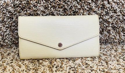 Authentic Louis Vuitton Portefeuille Sarah M6057J White Epi Long Wallet 11477