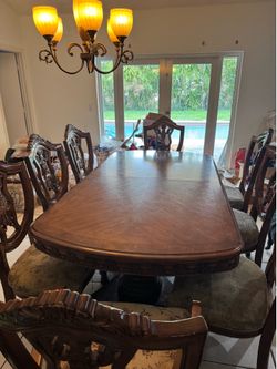 Dining Room Table with 8 Chairs (and extra leaf)