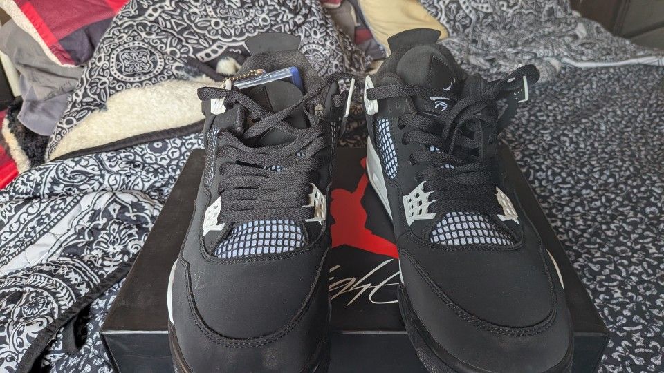 Air Jordan 4 Retro