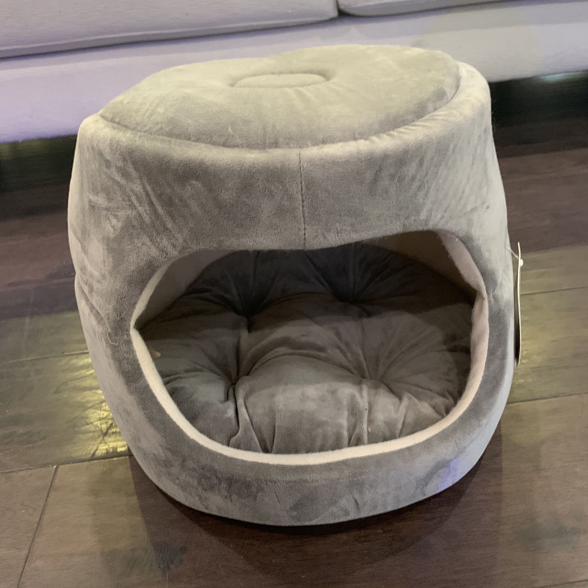 Cute new all in one CAT BED! ❤️ or small dog! Perfect for your kitten/puppy or small dog/cat! Comfy cute home pet bed cave enclosed house