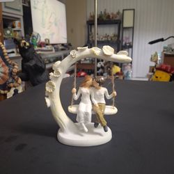 For Couple/Her Romantic Kissing Swing Statue - In Love Decor Made Of High Quality Resin 5.5"H x 5"W